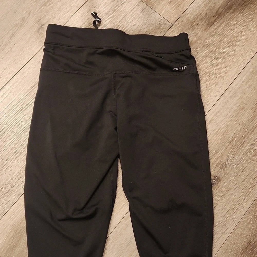 Nike Black Cropped Leggings